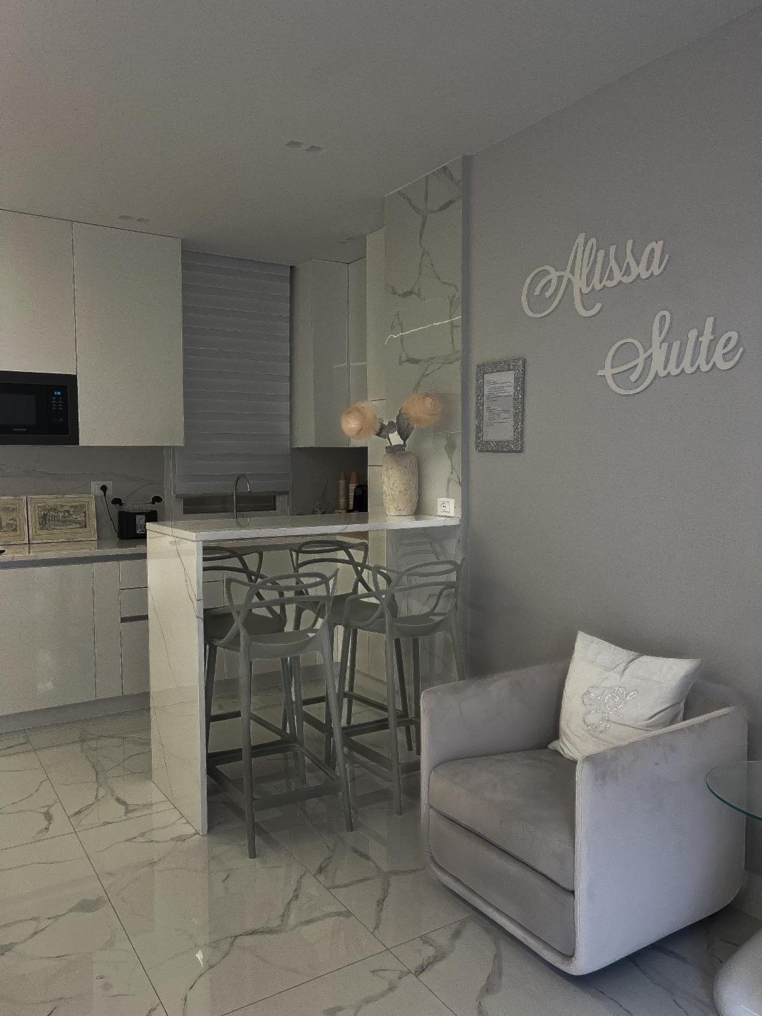 Alissa Suite Рим Екстер'єр фото
